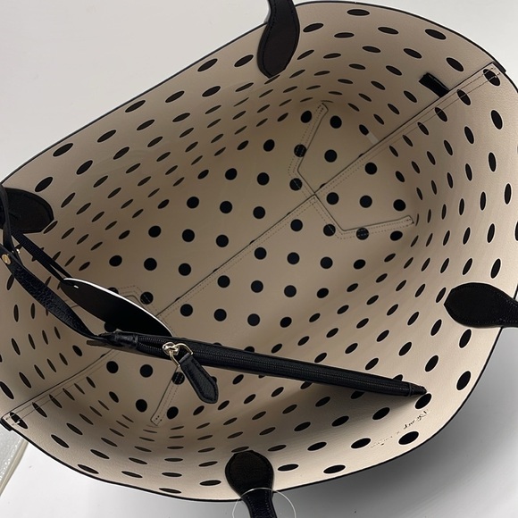 Disney X Kate Spade New York Reversible Minnie Large Tote
NWT 
Authentic - Picture 8 of 16